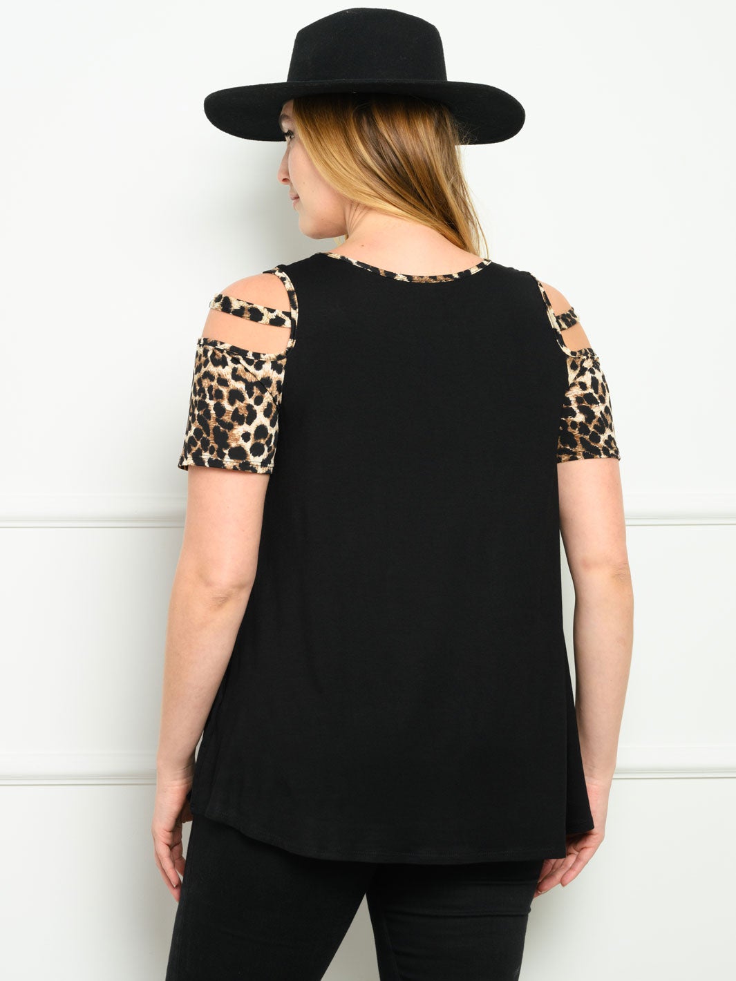 PLUS SIZE ANIMAL PRINT COLD SHOULDER TOP