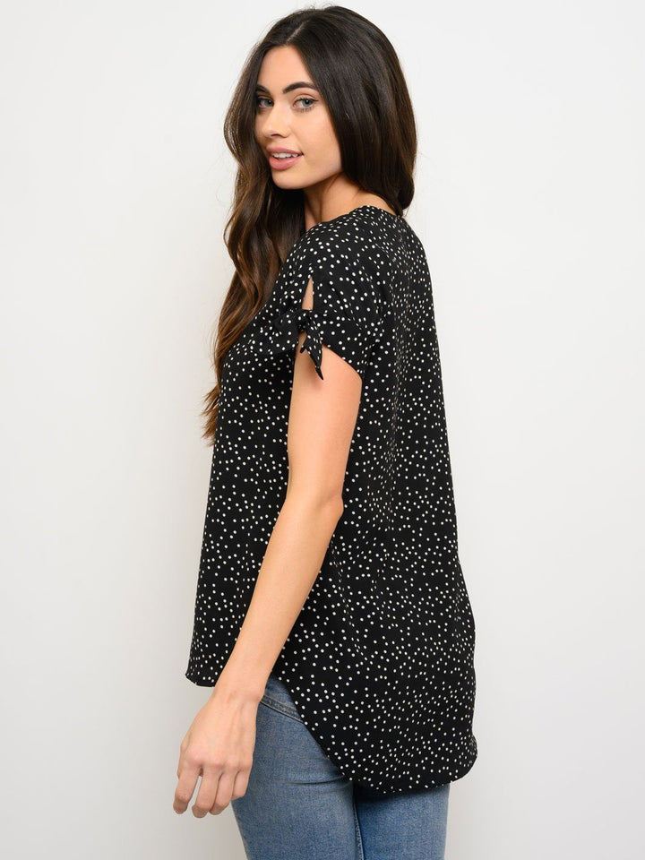 WOMEN'S SHORT DETAIL SLEEVE POLKA DOTS HI-LOW TOP