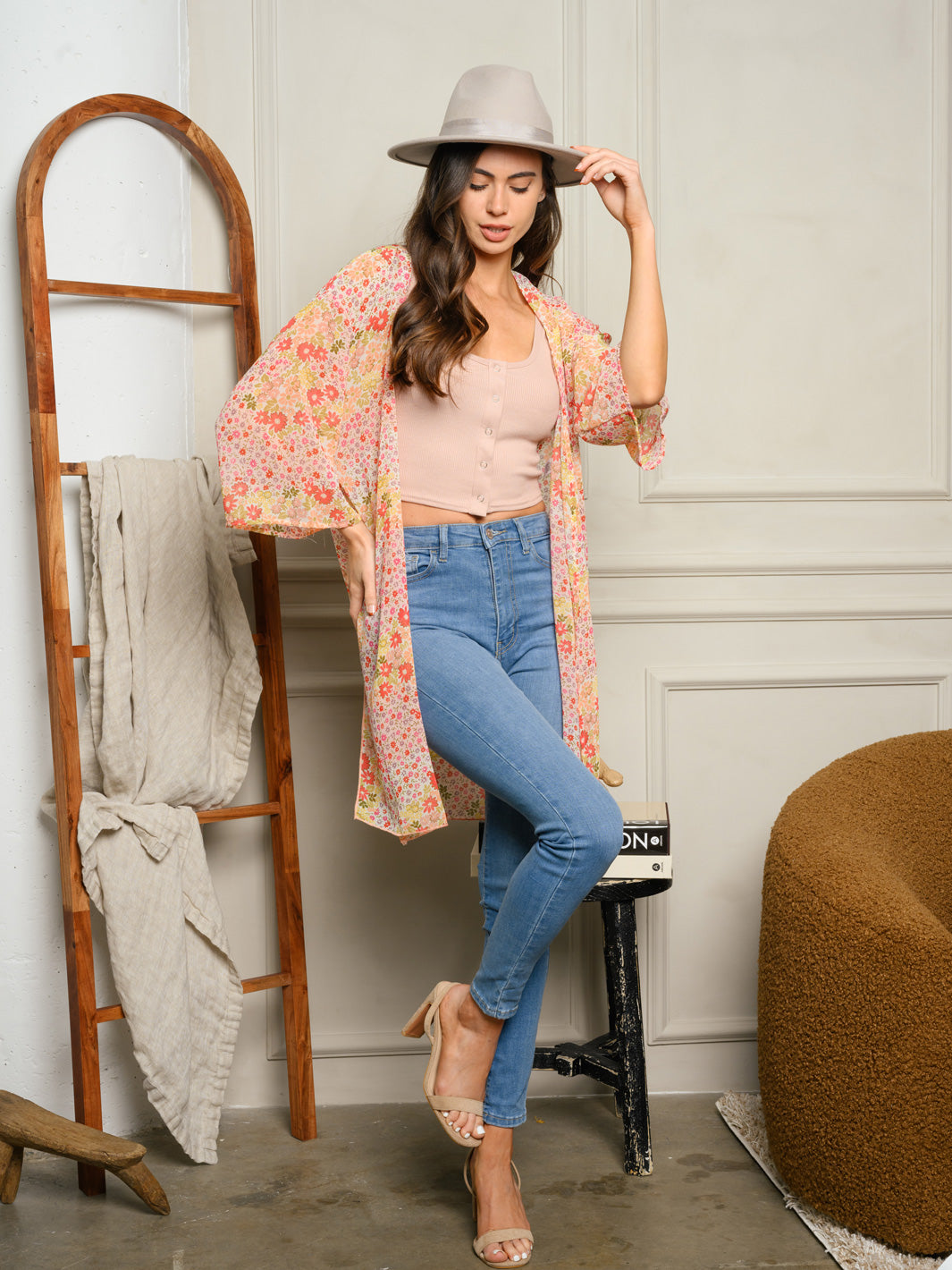 WOMEN'S SHORT SLEEVE FLORAL KIMONO