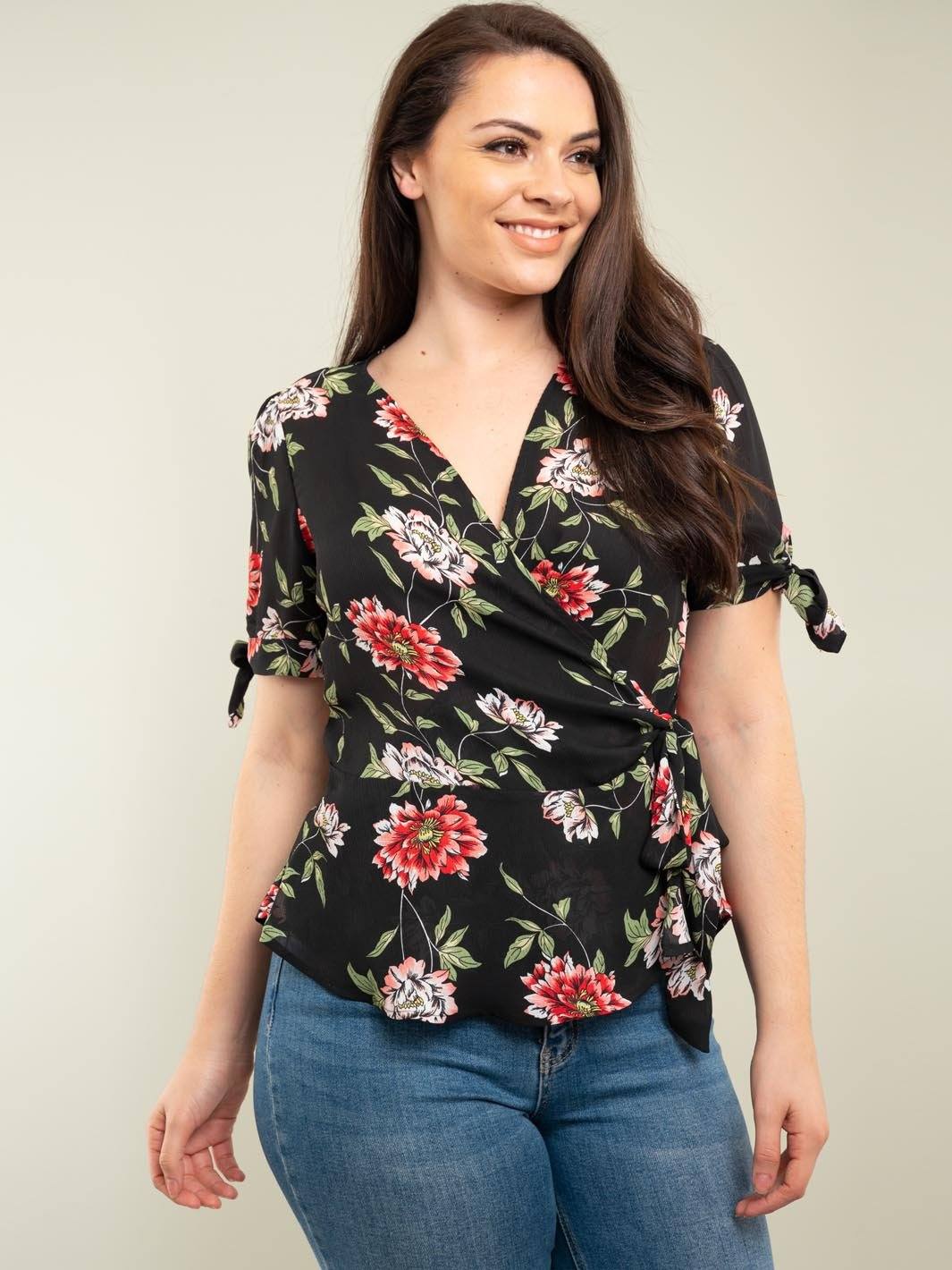 PLUS SIZE FLORAL RUFFLE TOP