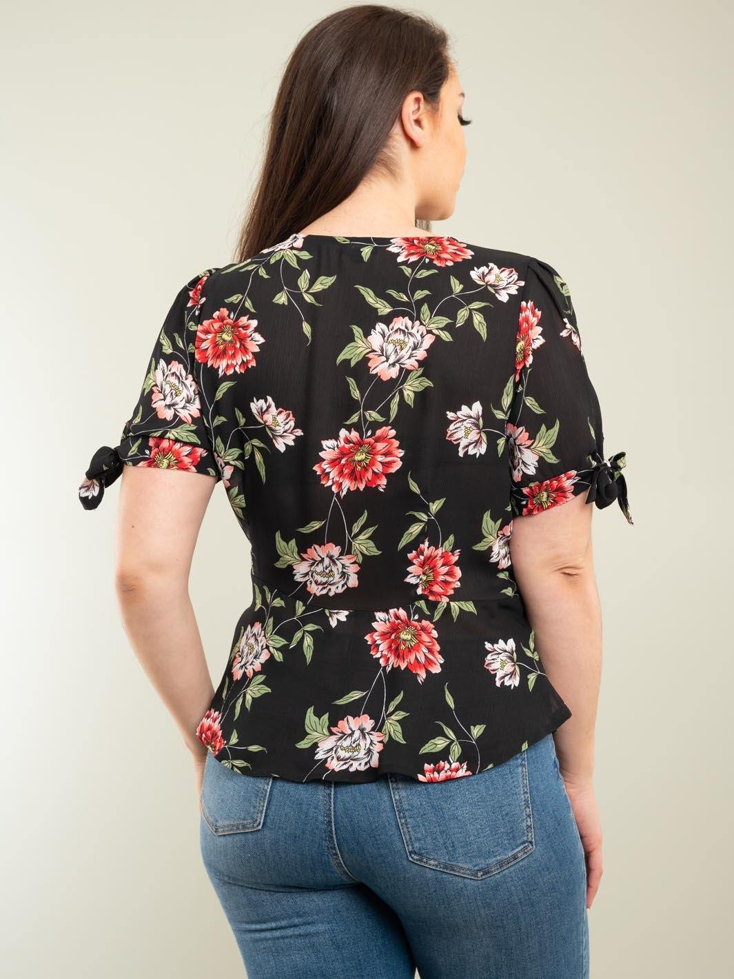 PLUS SIZE FLORAL RUFFLE TOP