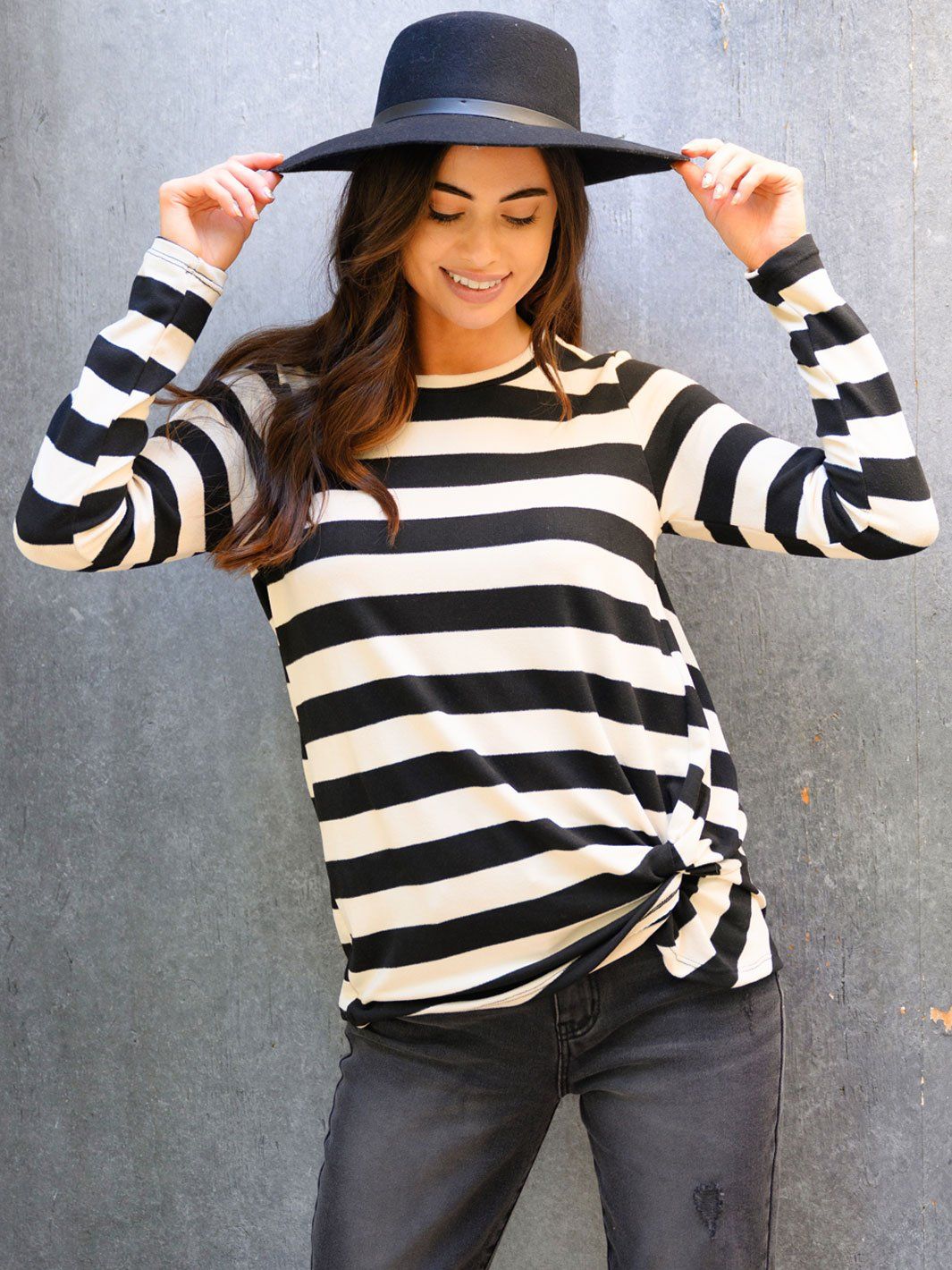 WOMEN'S LONG SLEEVE FRONT KNOT TOP