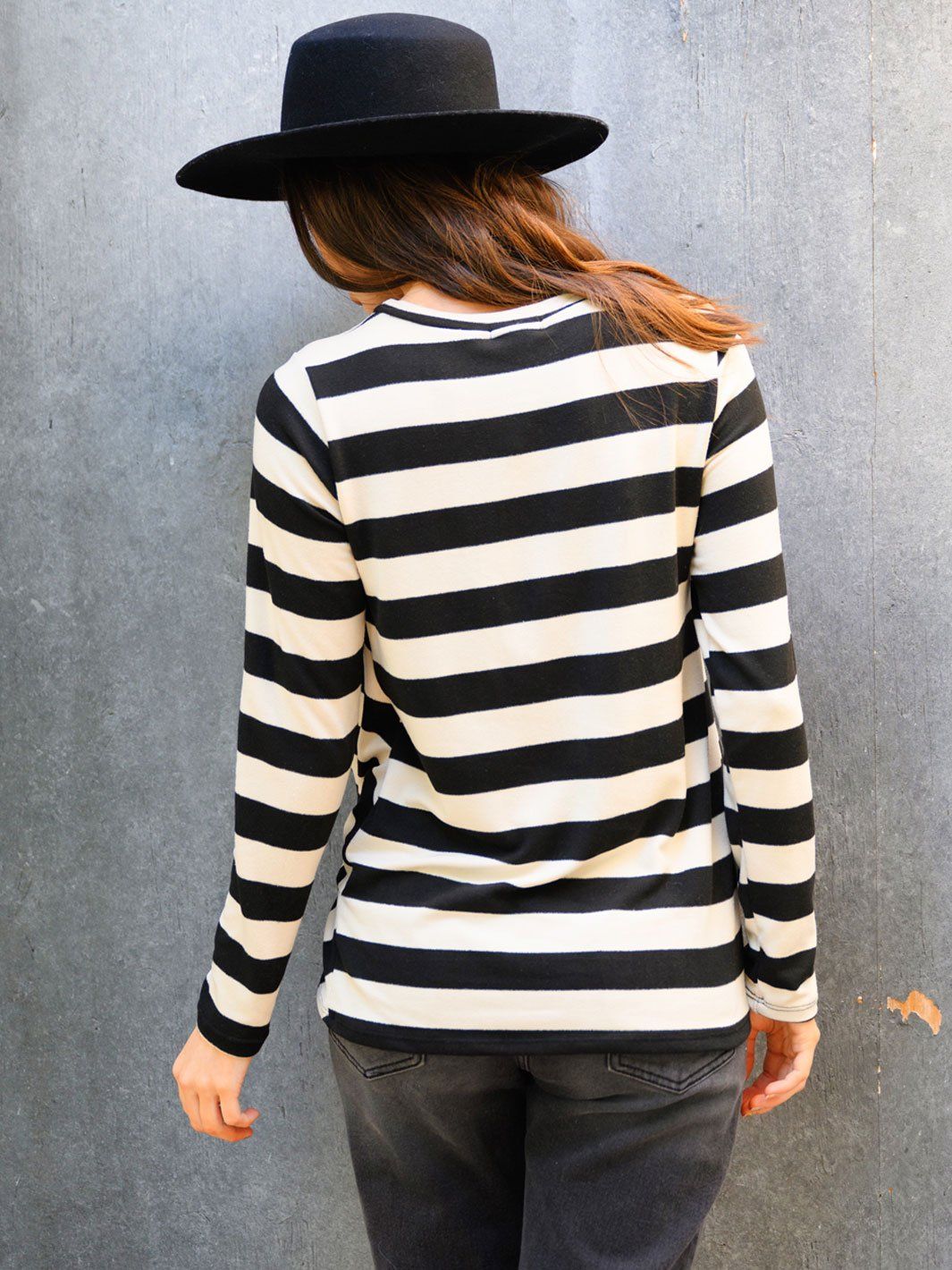 WOMEN'S LONG SLEEVE FRONT KNOT TOP