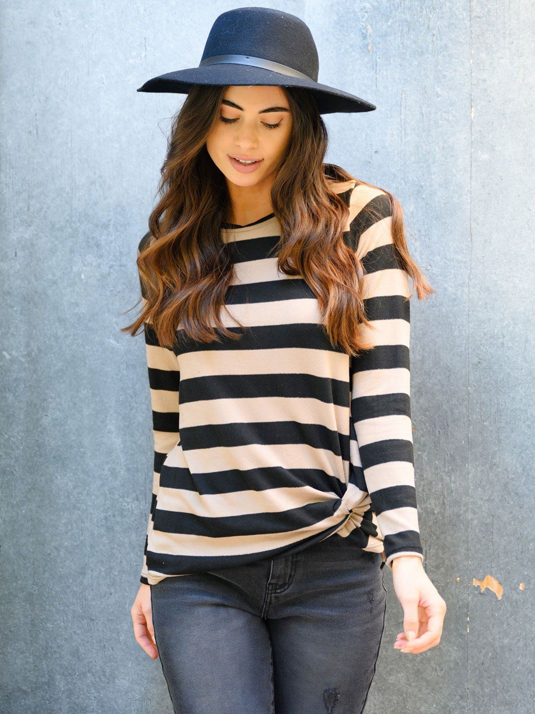 WOMEN'S LONG SLEEVE FRONT KNOT TOP