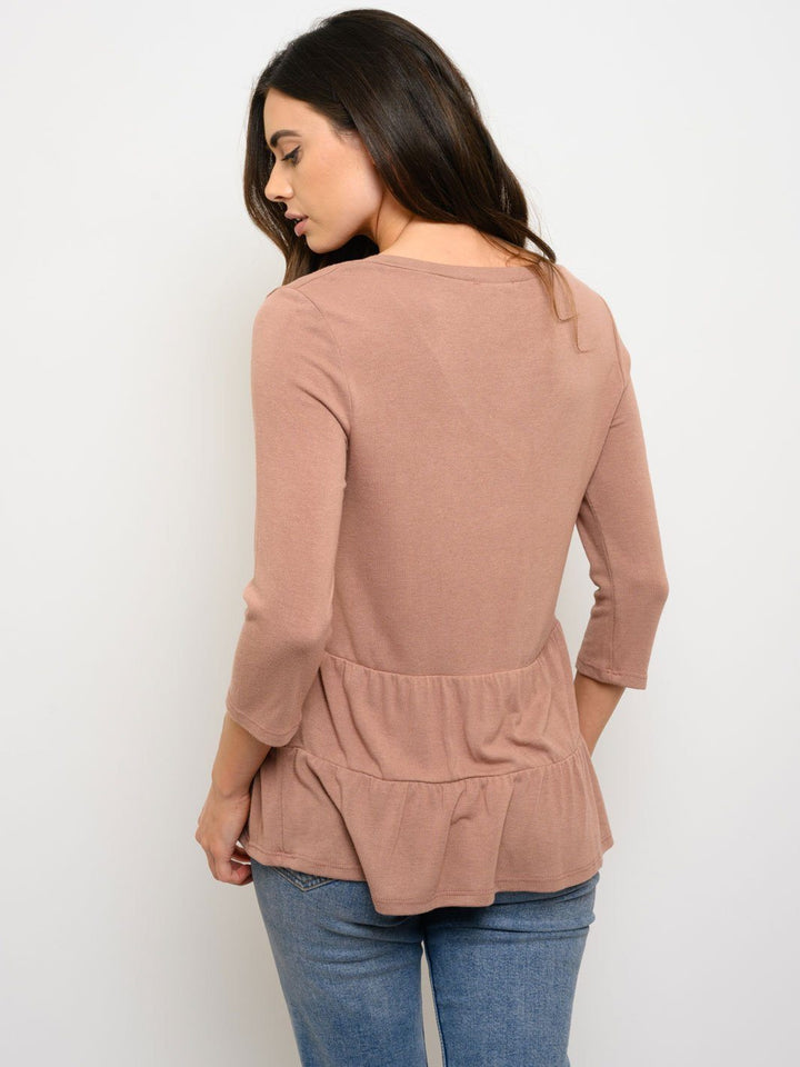 WOMEN'S 3/4 SLEEVE V-NECK PEPLUM TOP