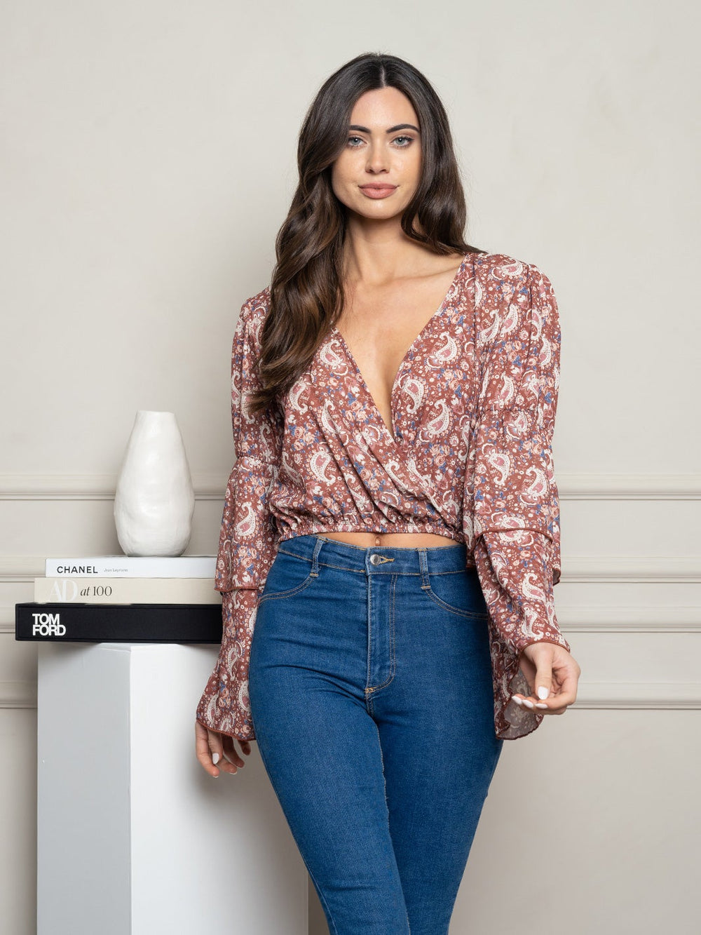WOMEN'S PAISLY PRINT TIERED RUFFLE LONG SLEEVE WRAP TOP