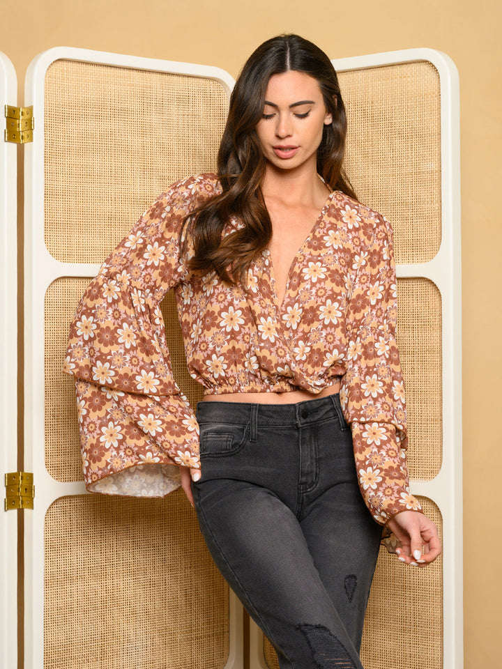 WOMEN'S BELL SLEEVE FLORAL WOVEN TOP