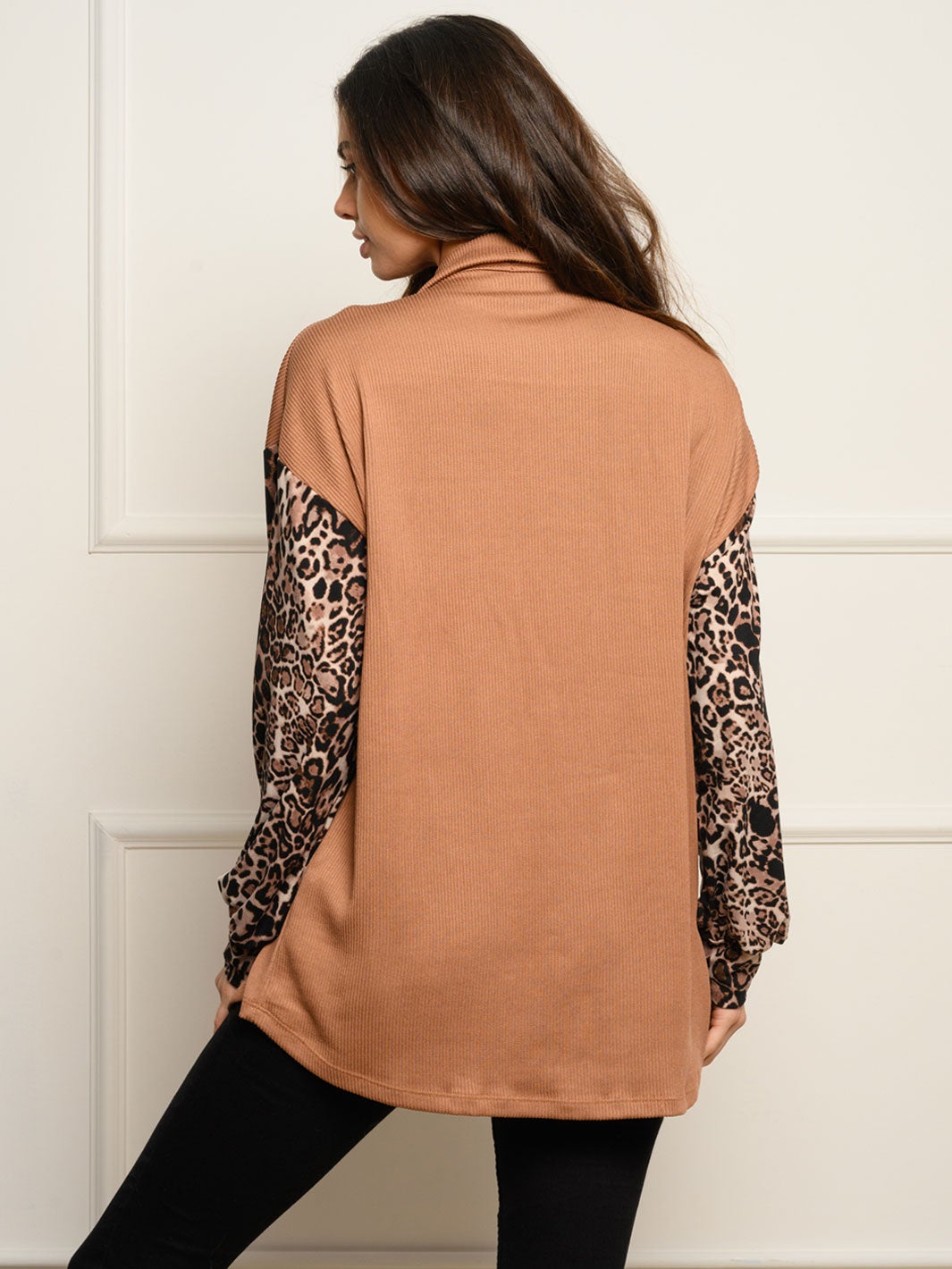 WOMEN'S LONG SLEEVE ANIMAL PRINT BUTTON DOWN TOP