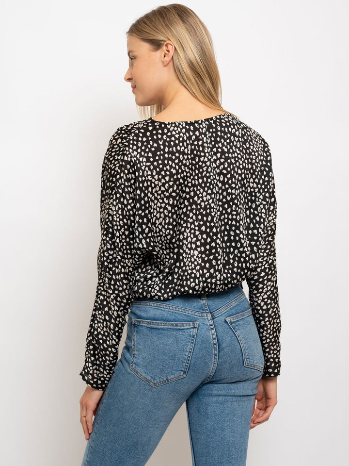 WOMEN'S BLACK WHITE LONG SLEEVE TOP