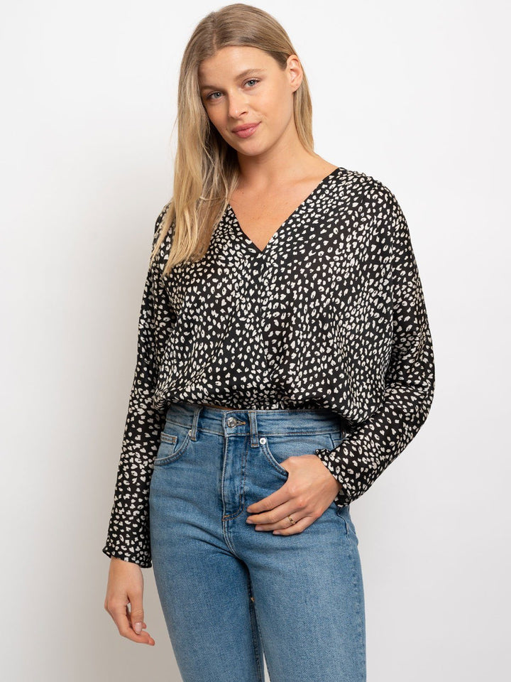 WOMEN'S BLACK WHITE LONG SLEEVE TOP