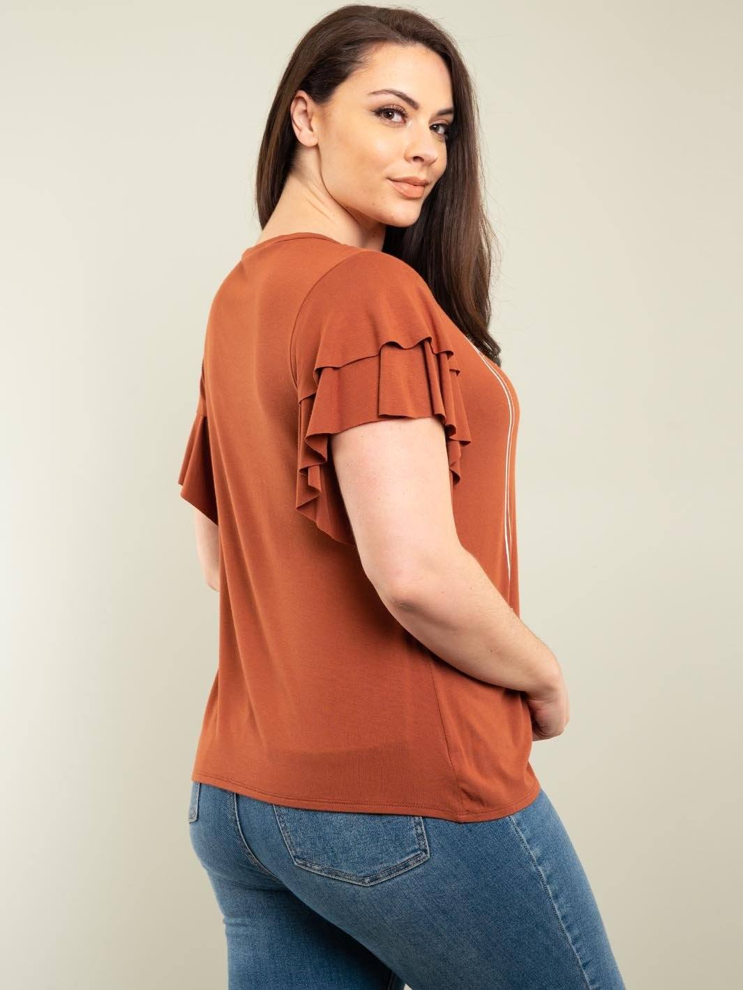 PLUS SIZE GRAPHIC TOP WITH RUFFLE SLEEVES