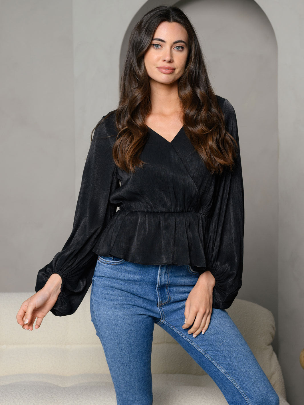 WOMEN'S SURPLICE PEPLUM V-NECK LONG SLEEVE TOP