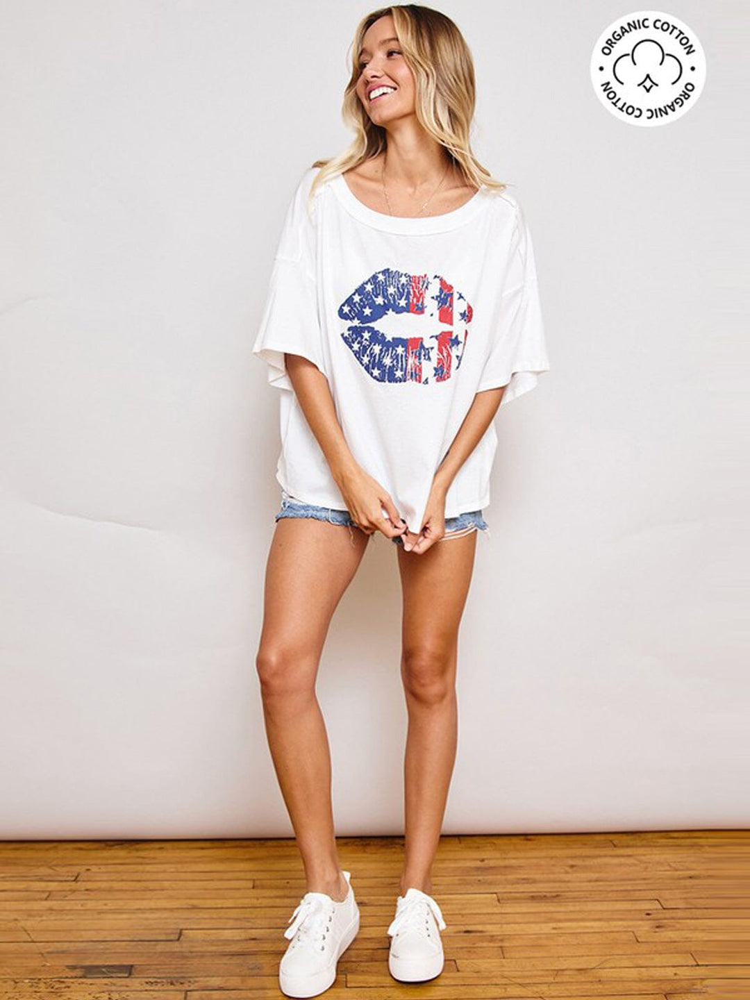 WOMEN'S SHORT SLEEVE GRAPHIC TOP