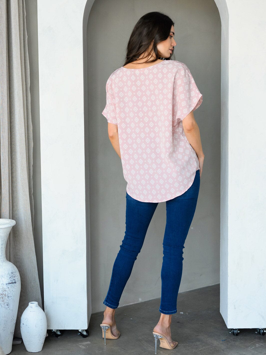 WOMEN'S SHORT SLEEVE V-NECK MULTI PRINT TUNIC TOP