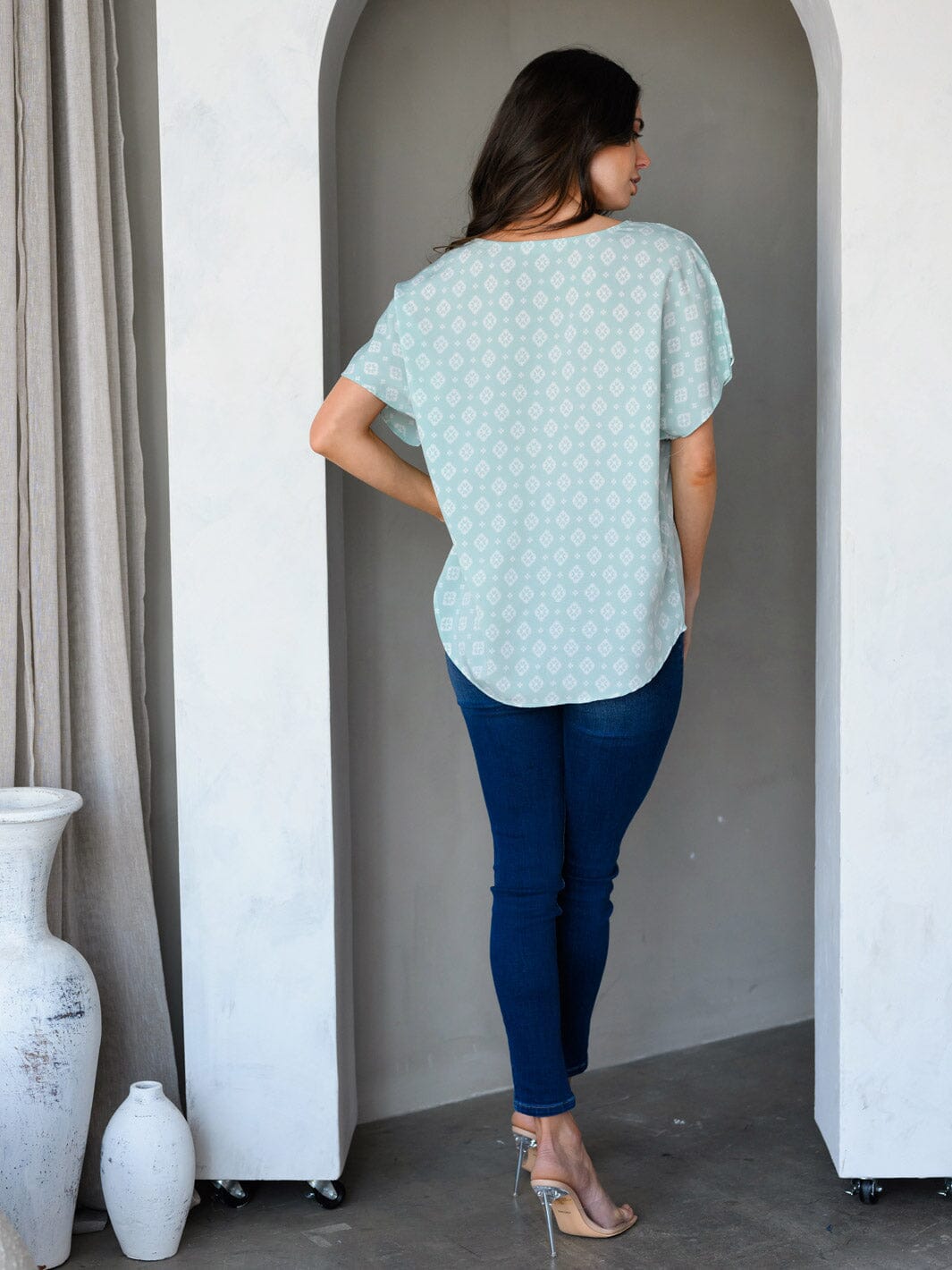 WOMEN'S SHORT SLEEVE V-NECK MULTI PRINT TUNIC TOP