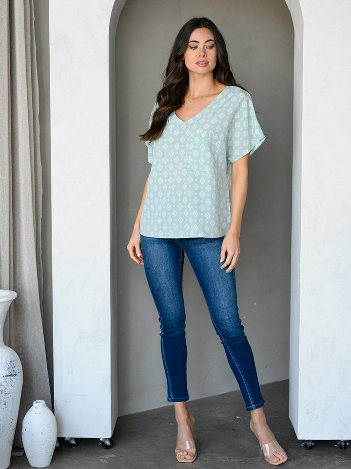 WOMEN'S SHORT SLEEVE V-NECK MULTI PRINT TUNIC TOP