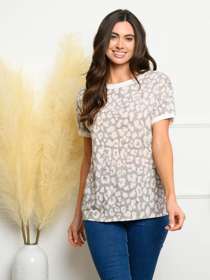 WOMEN'S SHORT SLEEVE ANIMAL PRINT TOP