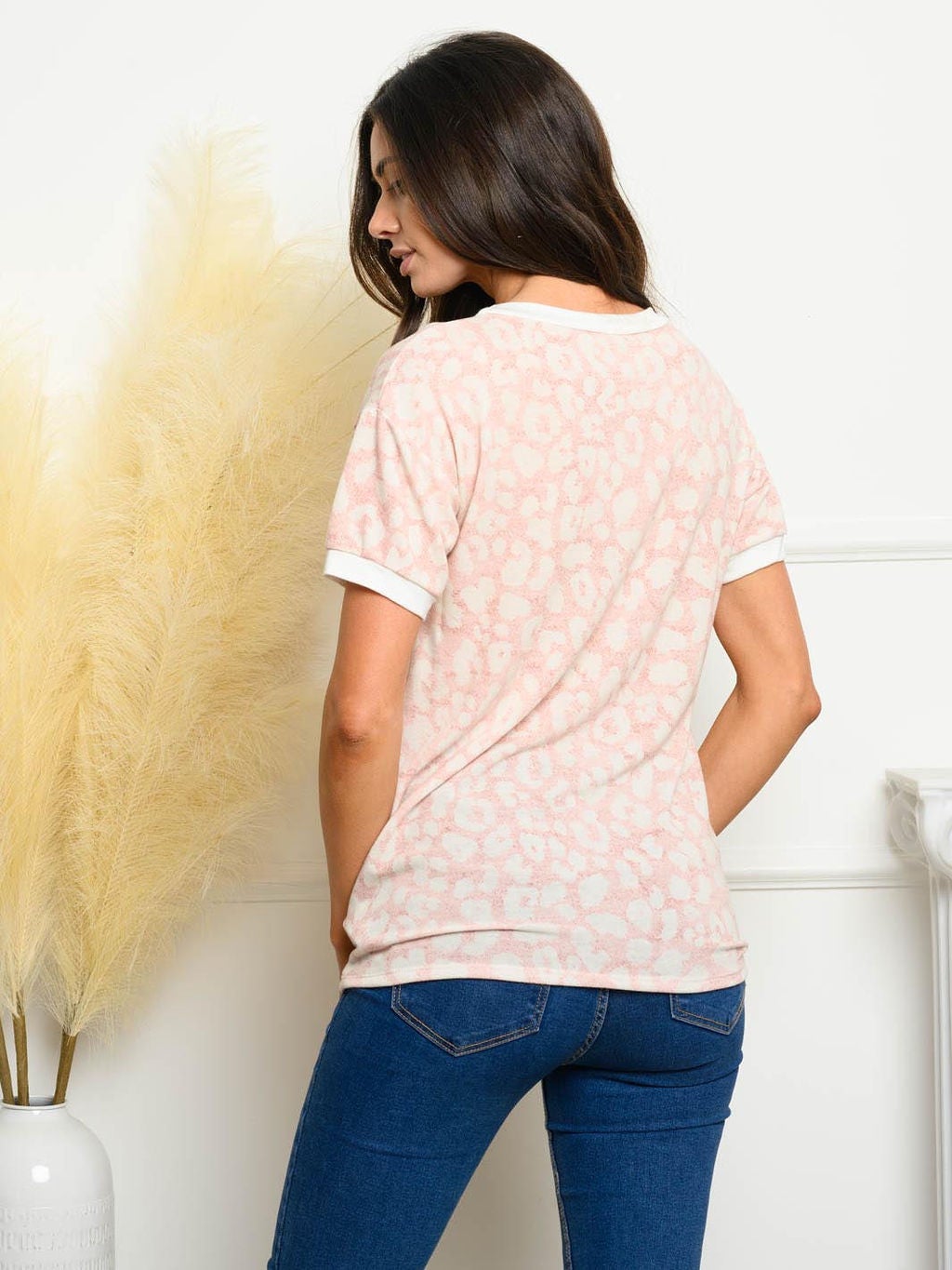 WOMEN'S SHORT SLEEVE ANIMAL PRINT TOP