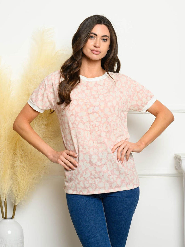 WOMEN'S SHORT SLEEVE ANIMAL PRINT TOP