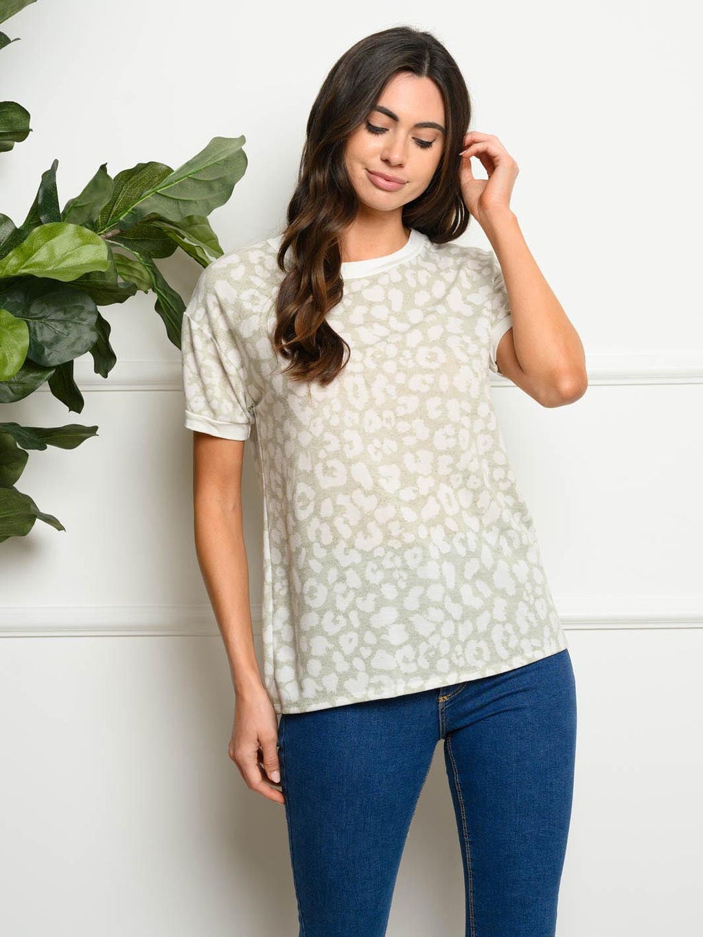 WOMEN'S SHORT SLEEVE ANIMAL PRINT TOP