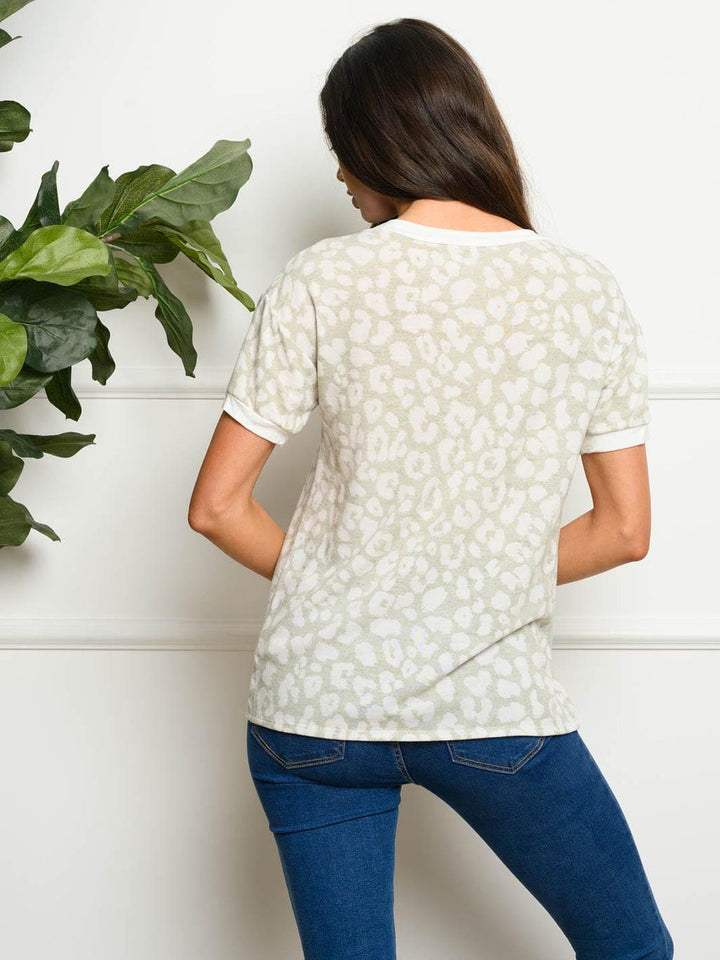 WOMEN'S SHORT SLEEVE ANIMAL PRINT TOP