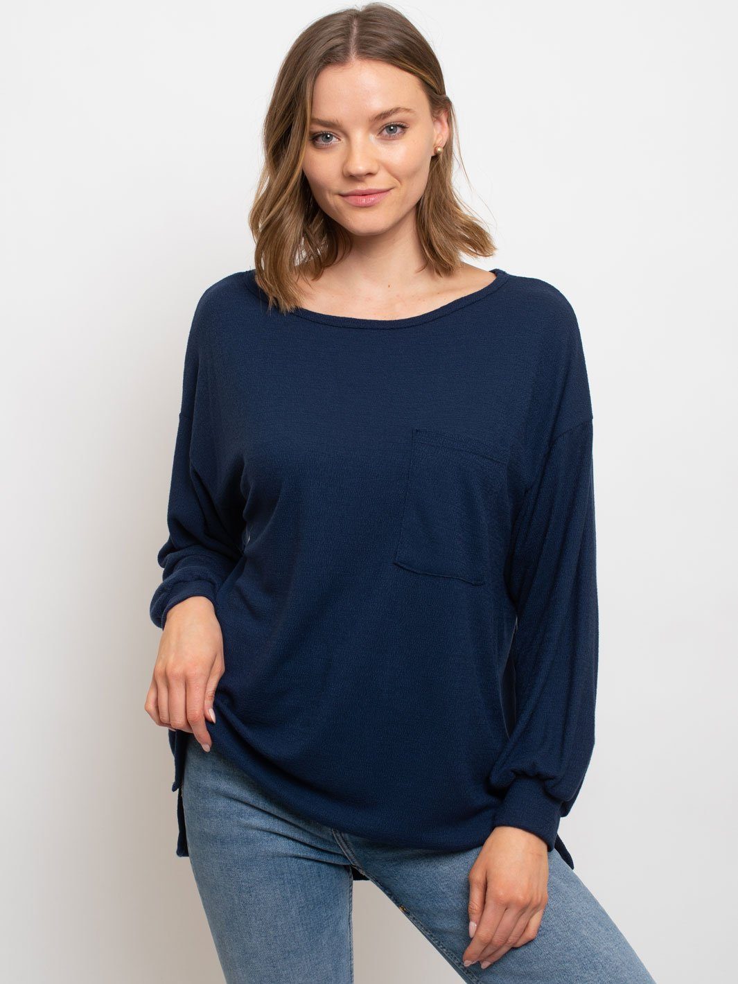 WOMEN'S FRONT POCKET LONG SLEEVE TOP