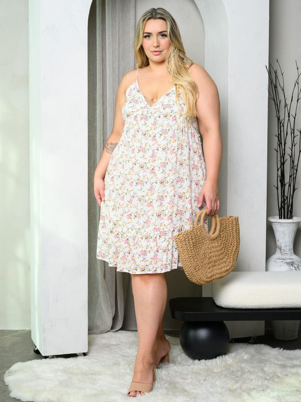 PLUS SIZE SLEEVELESS V-NECK FLORAL MIDI DRESS