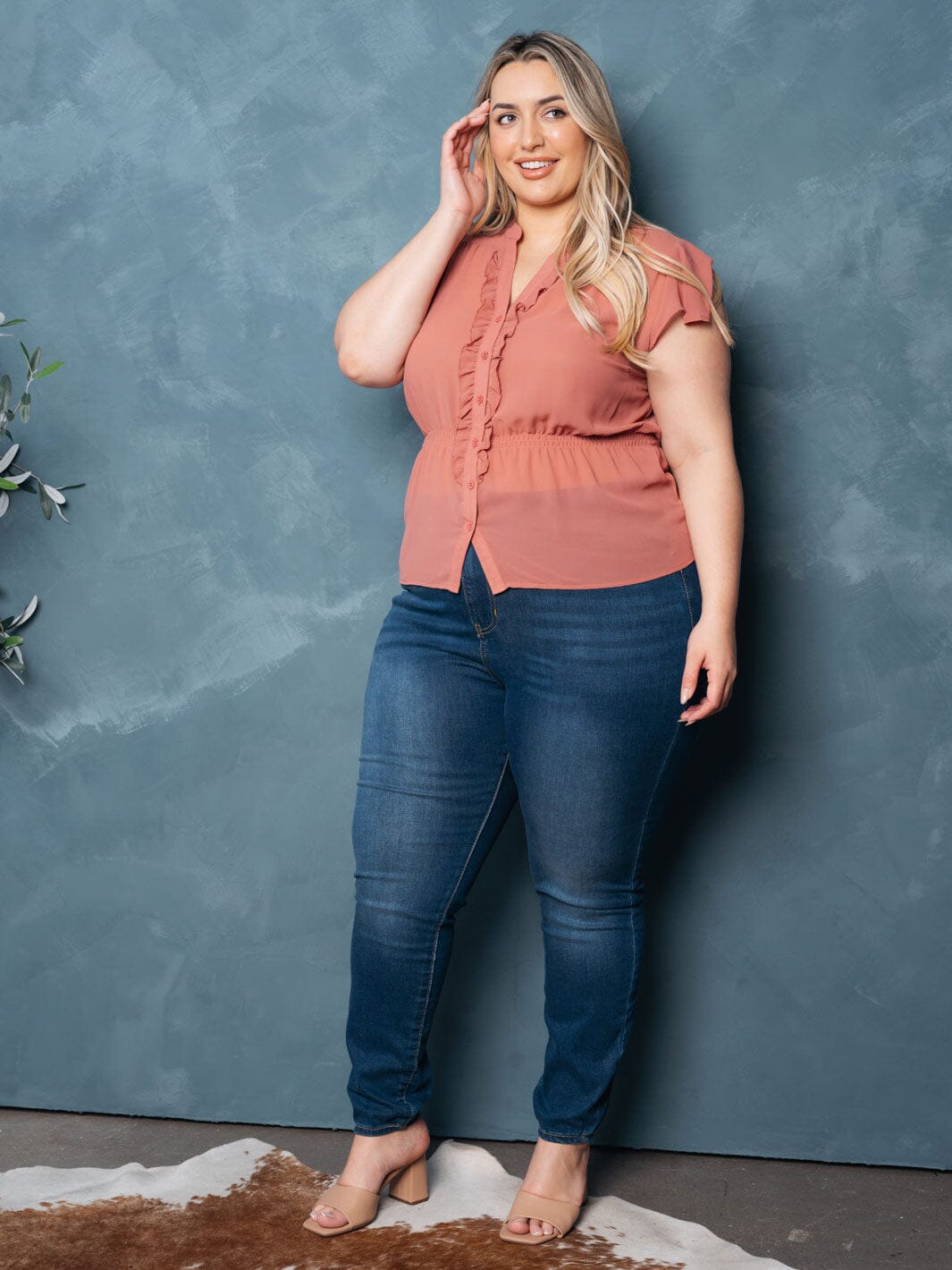 PLUS SIZE SHORT SLEEVE RUFFLE BUTTON UP TOP