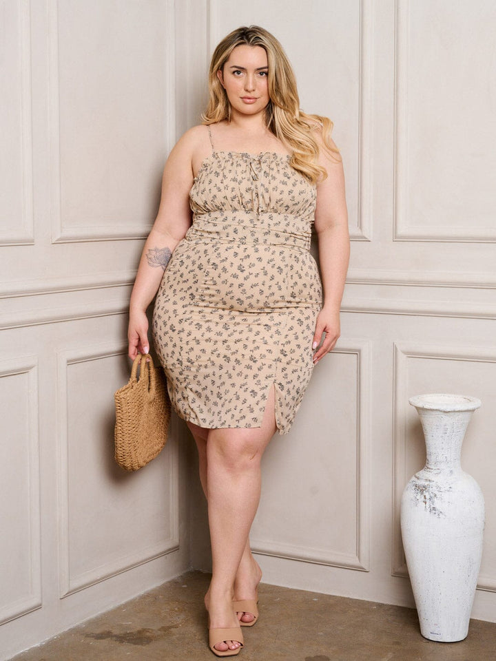 PLUS SIZE SLEEVELESS FRONT SLIT SMOCK FLORAL MINI DRESS