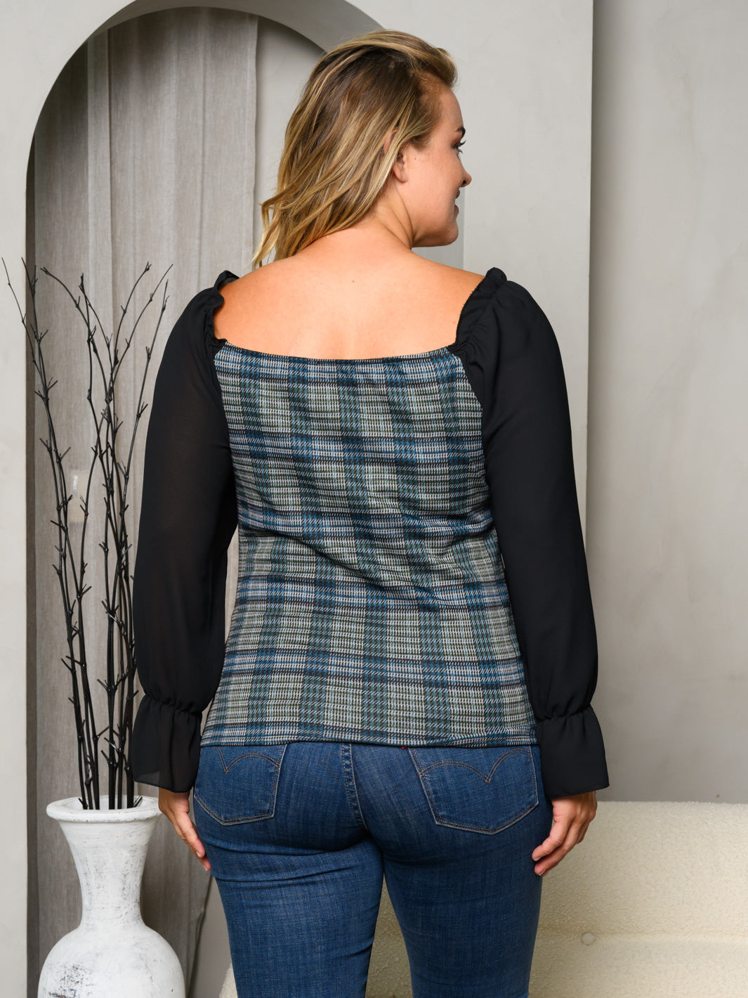 PLUS SIZE LONG SLEEVE BUTTON DETAILED TOP