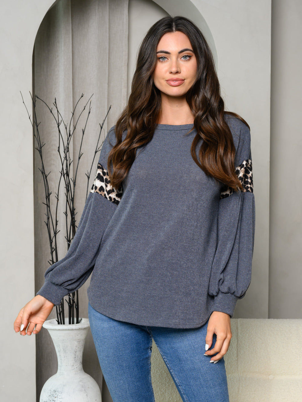 WOMEN'S LONG SLEEVE ANIMAL PRINT DETAILED TOP