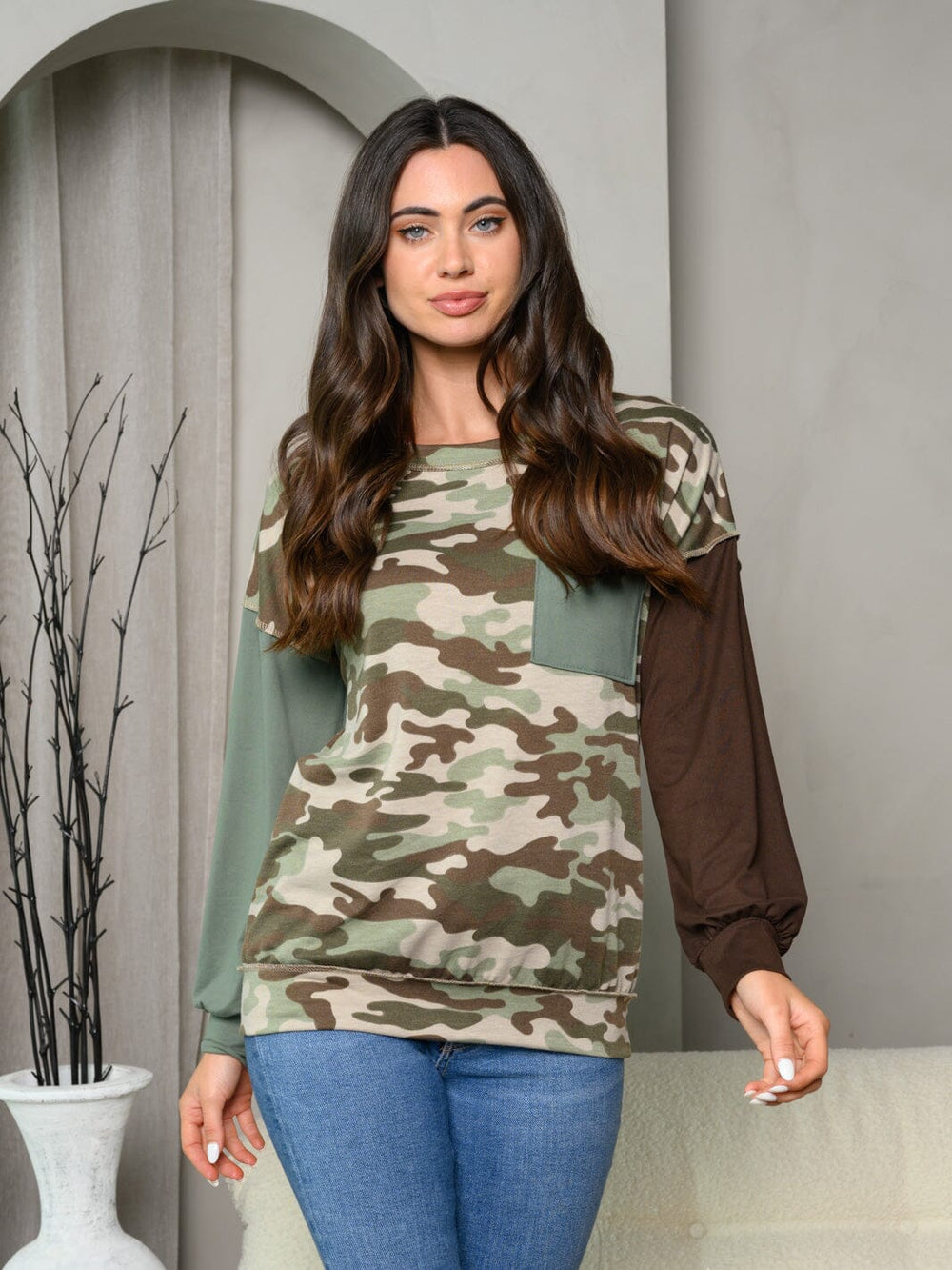 WOMEN'S LONG SLEEVE FRONT POCKET CAMO PRINT TOP