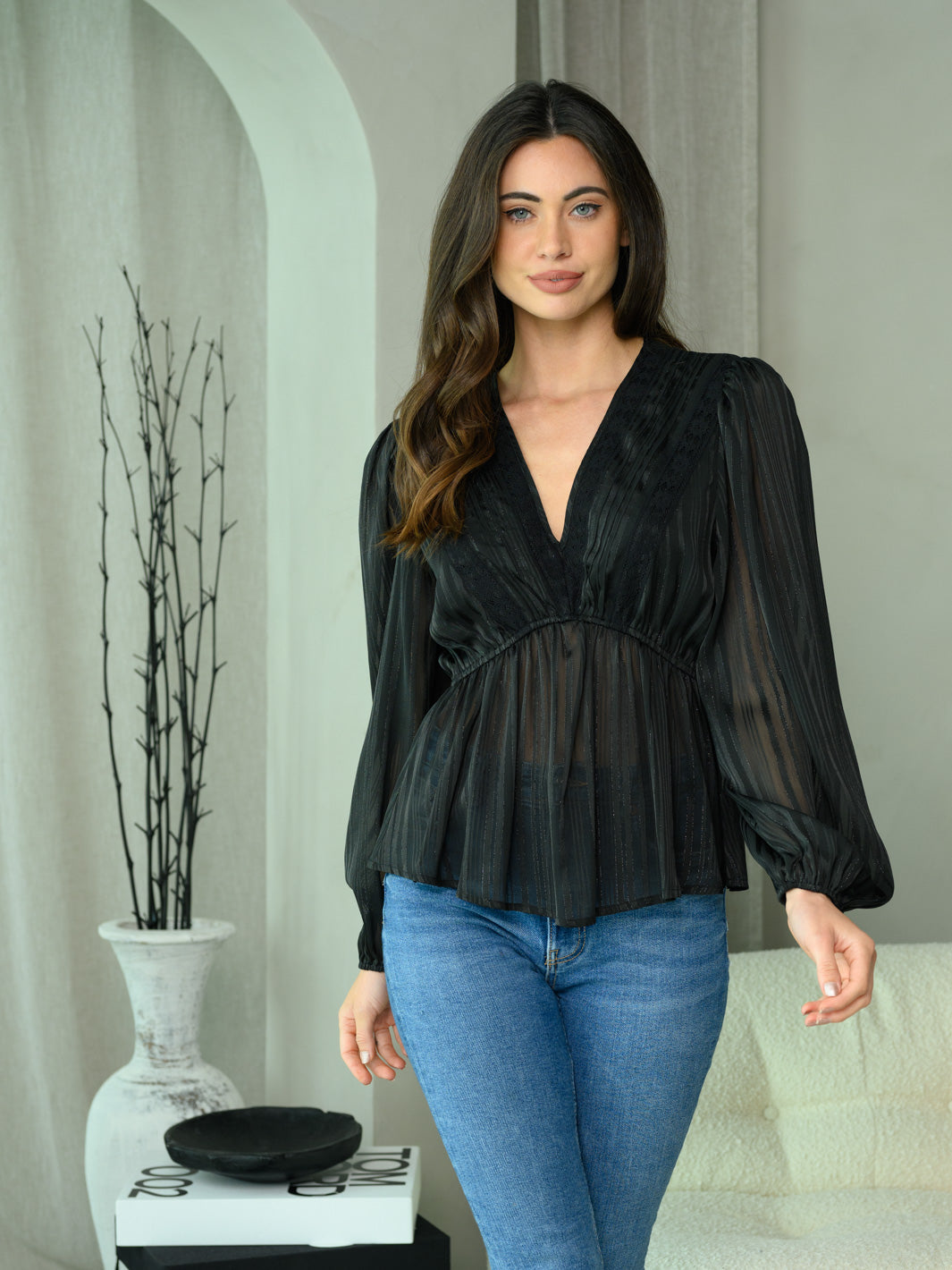 WOMEN'S LONG PUFF SLEEVE V-NECK SHIMMER DETAILED TOP