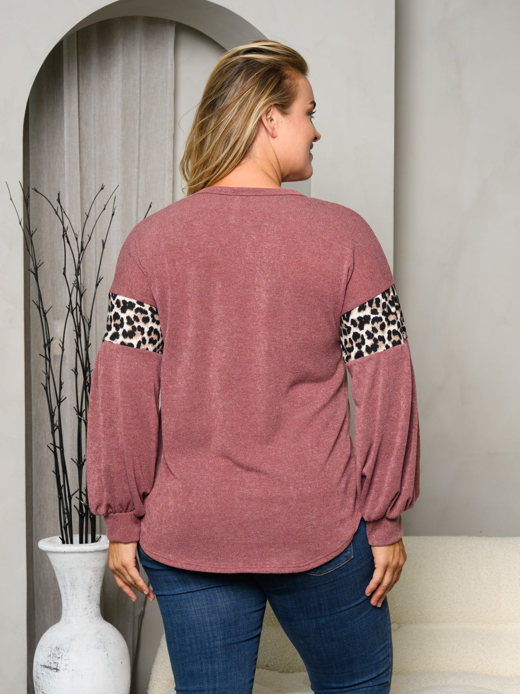 PLUS SIZE LONG PUFF SLEEVE ANIMAL PRINT DETAIL TOP