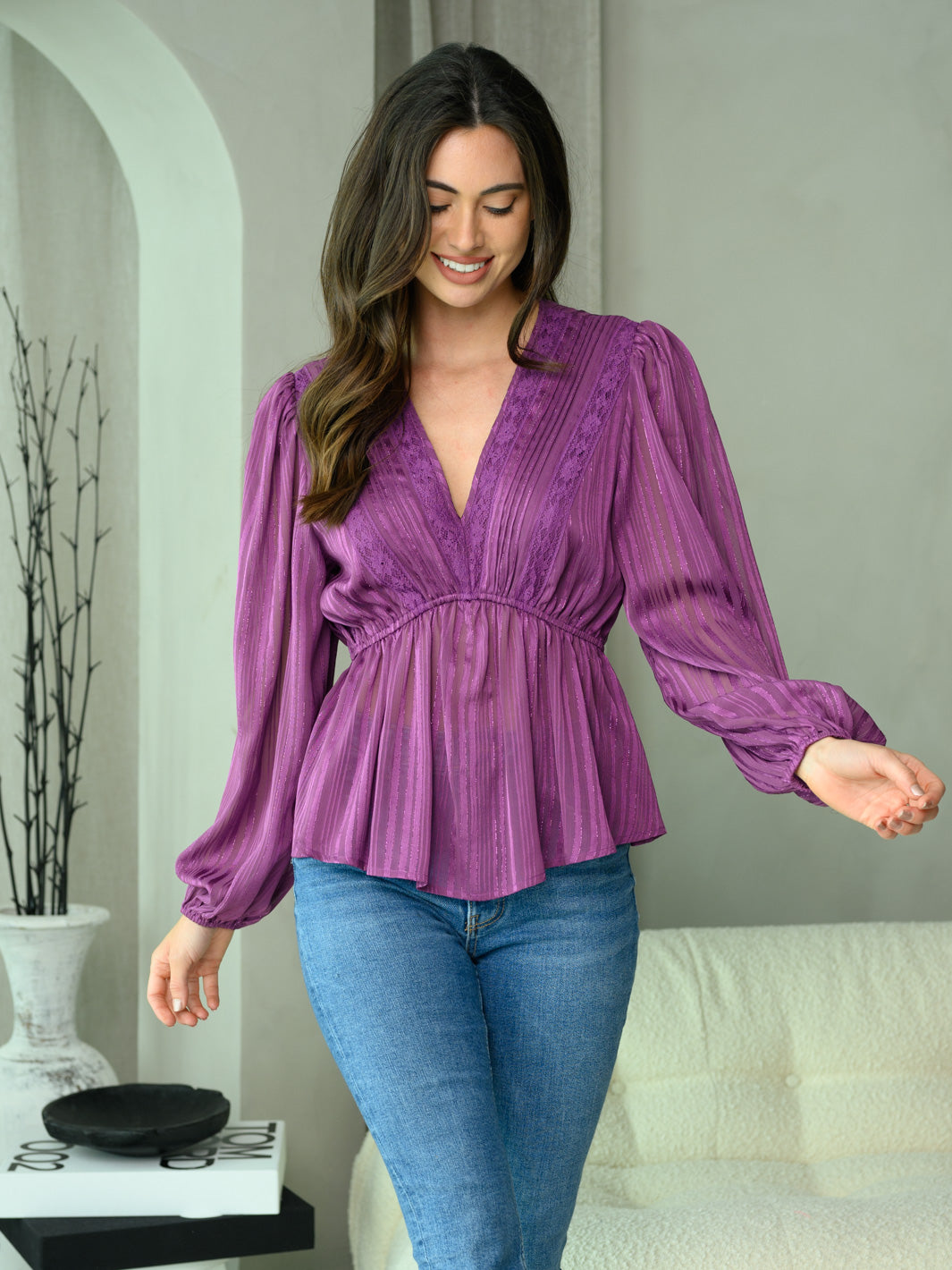 WOMEN'S LONG PUFF SLEEVE V-NECK SHIMMER DETAILED TOP