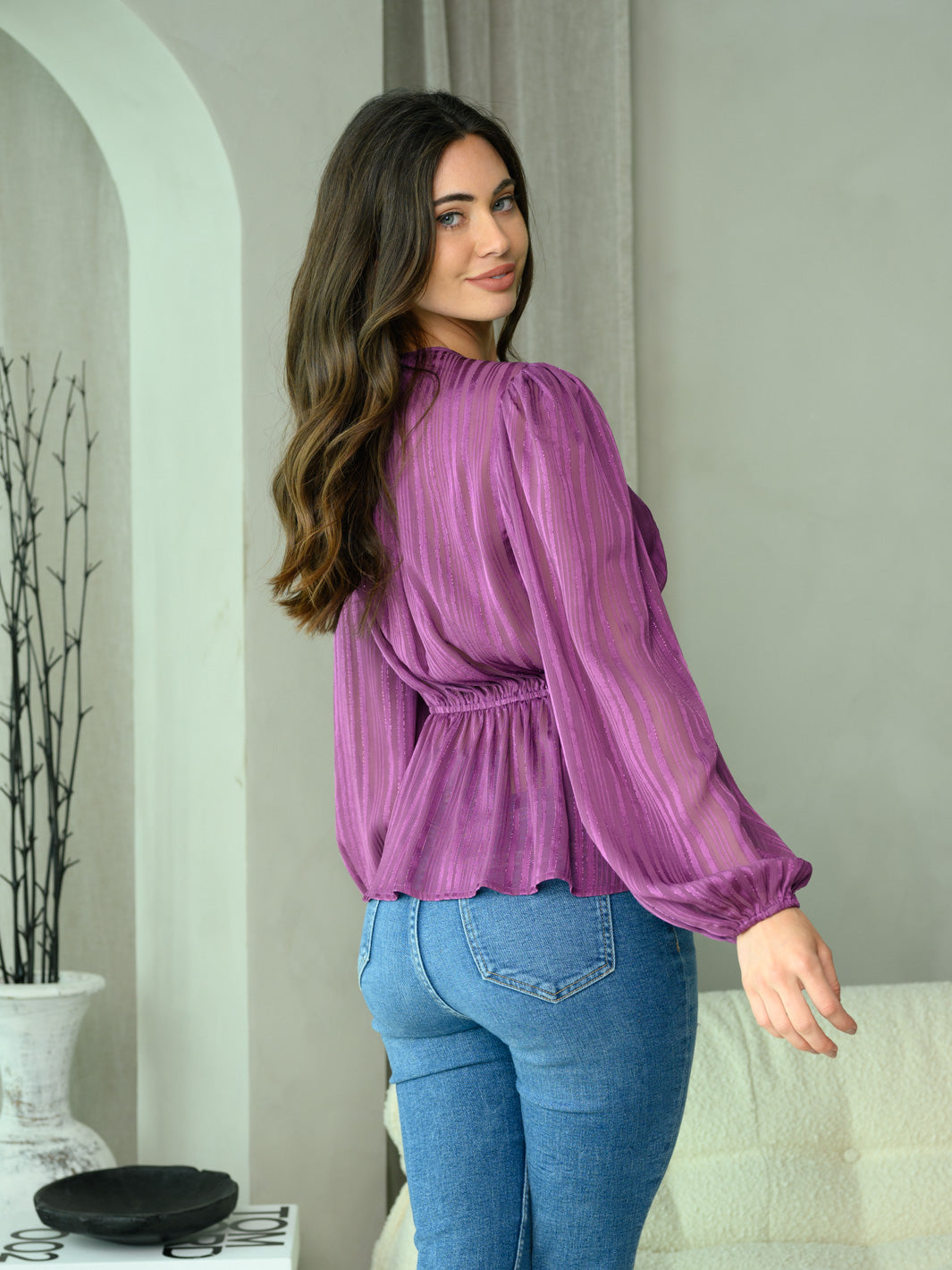 WOMEN'S LONG PUFF SLEEVE V-NECK SHIMMER DETAILED TOP